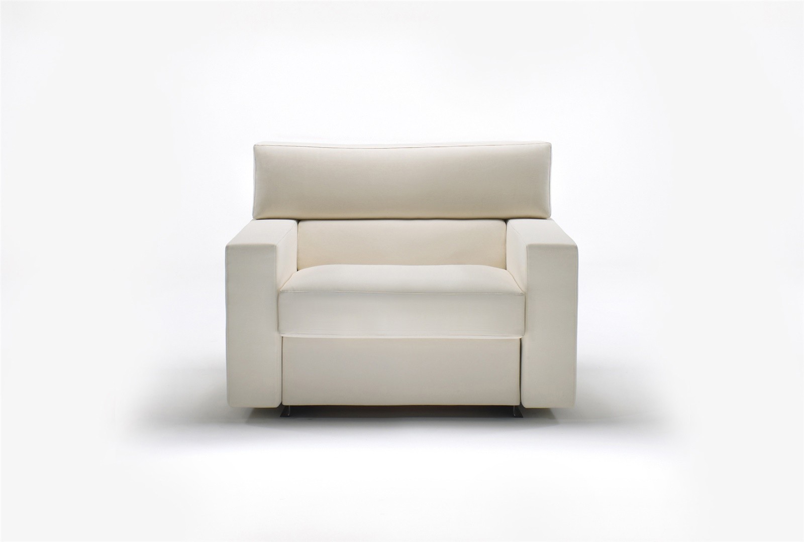 Fauteuil-lit BK 104 fermé, vu de face