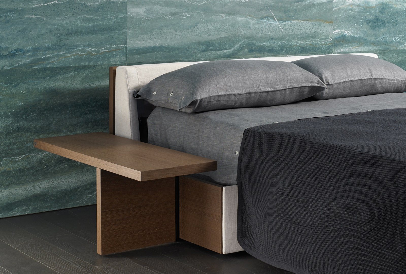 Canapé convertible BK 119 B ouvert en lit, flanc ouvert en tablette