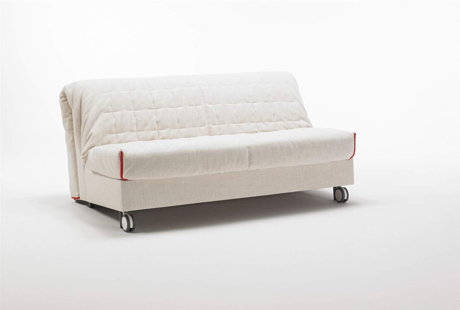 Canapé convertible BK 129 fermé sur roulettes, vu de trois quarts