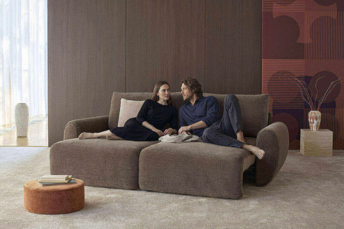 Canapé convertible Norum scandinave droit en Esina Cedar Brown, ambiance salon