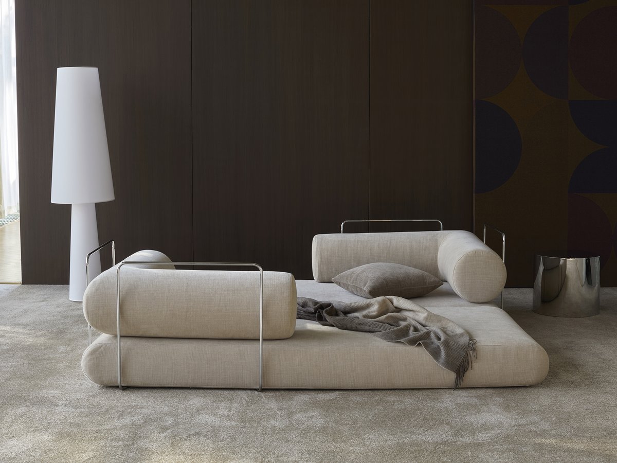 Circlus en position lounge, coussins deplaces, ilot central, Innovation Living